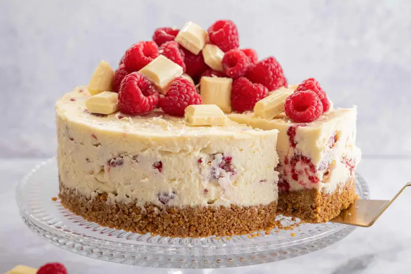 Raspberry and White Chocolate Cheesecake Raspberry and White Chocolate Cheesecake